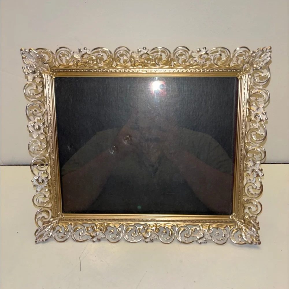 Gold tone 8x10 Hollywood Regency Metal Photo Frame Tabletop Wall